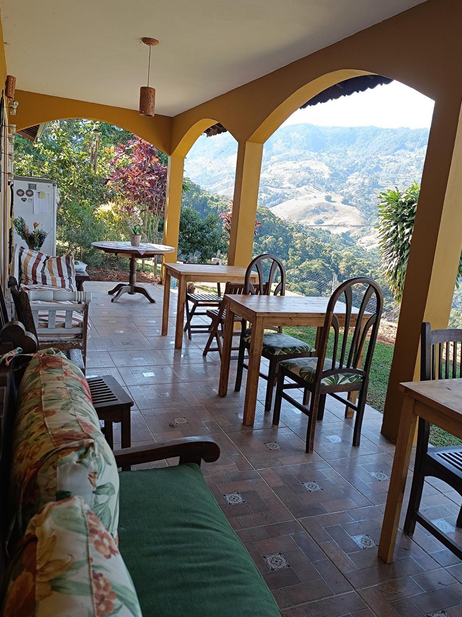 Entrevistas Chales E Suites São Bento do Sapucaí Exterior photo