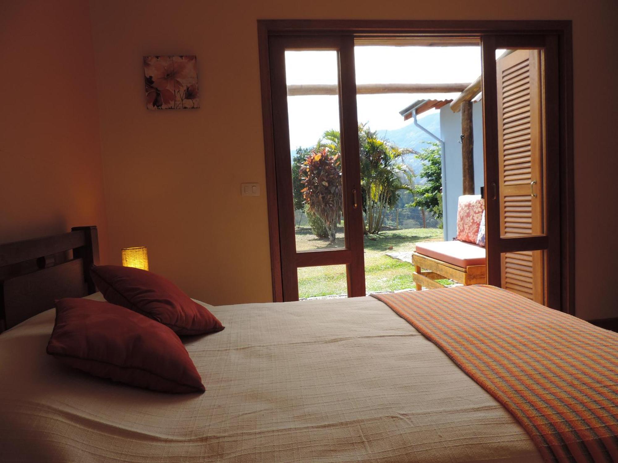 Entrevistas Chales E Suites São Bento do Sapucaí Room photo